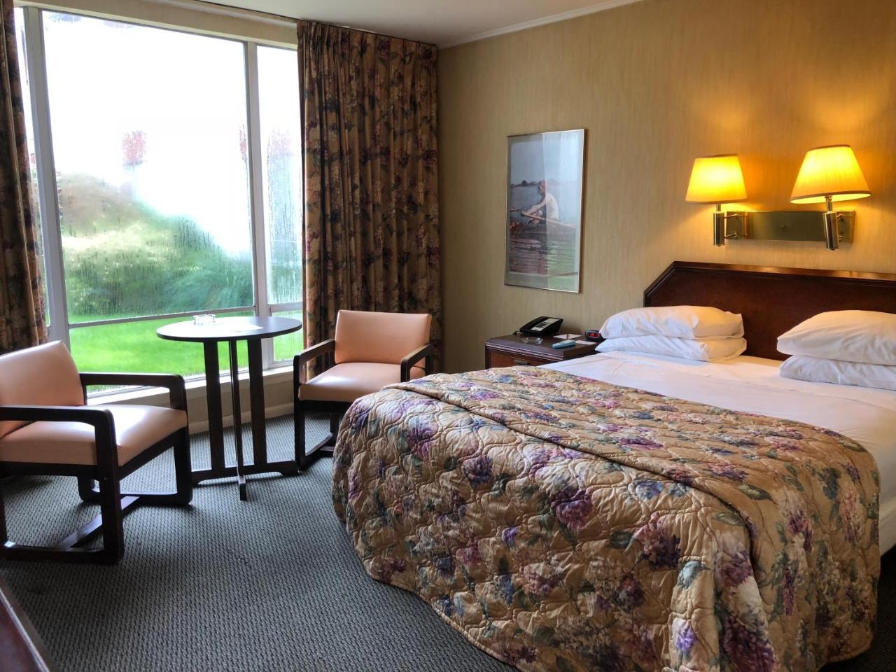 Gateway Inn Merrick Bagian luar foto